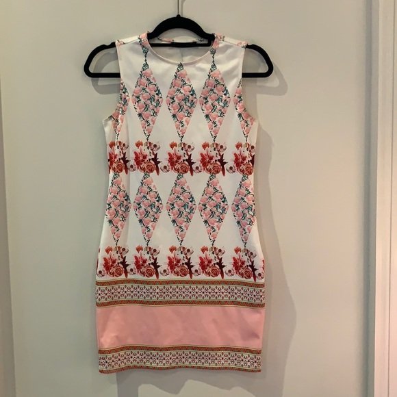 Tight mini dress floral block short and cute - Picture 1 of 3